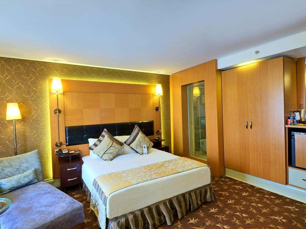 伊斯坦布尔戈南酒店 外观 照片 A room at the hotel