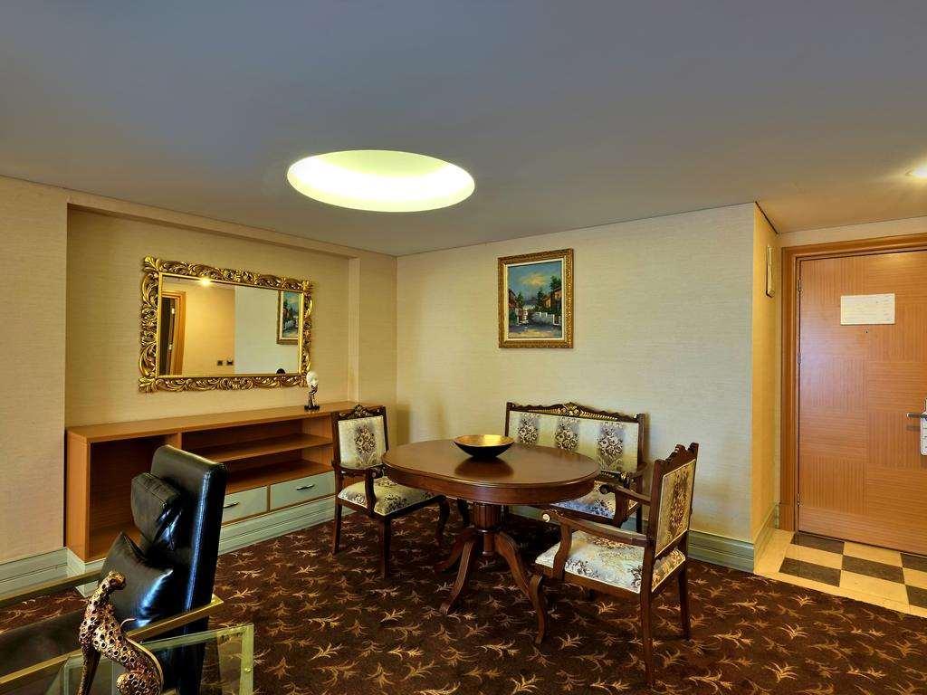 伊斯坦布尔戈南酒店 外观 照片 A room at the hotel