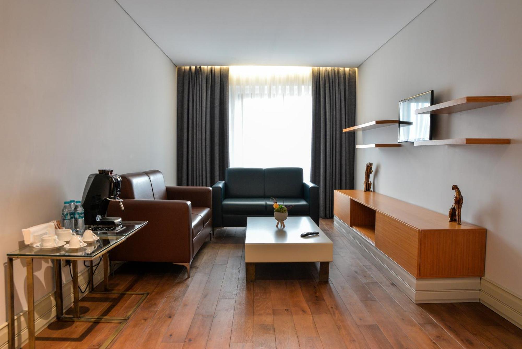 伊斯坦布尔戈南酒店 外观 照片 A living room in a hotel
